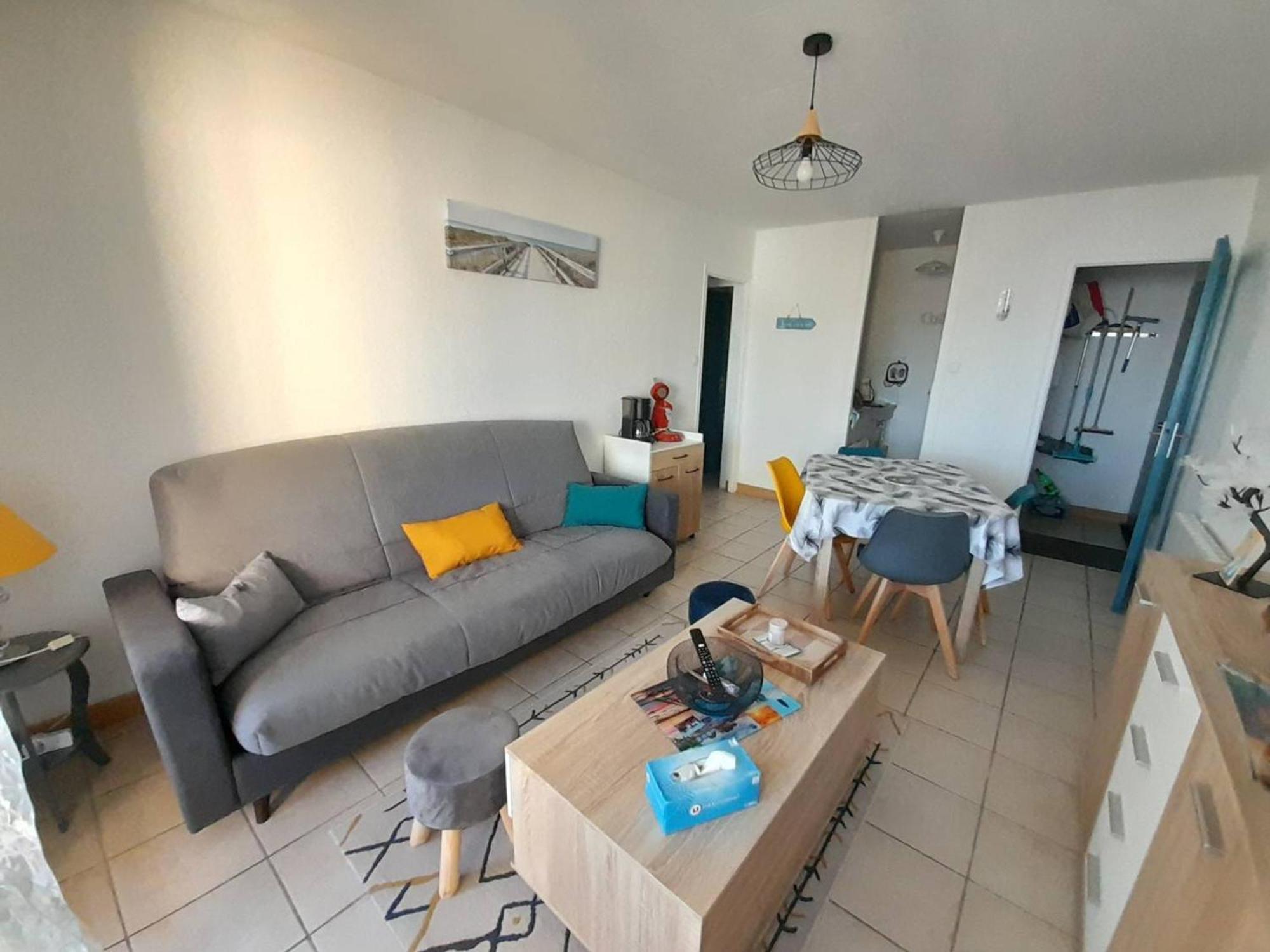 Apartment T2 Renove Avec Loggia, Proche Et Pistes Cyclables A - Fr-1-324a-57 Saint-Hilaire-de-Riez